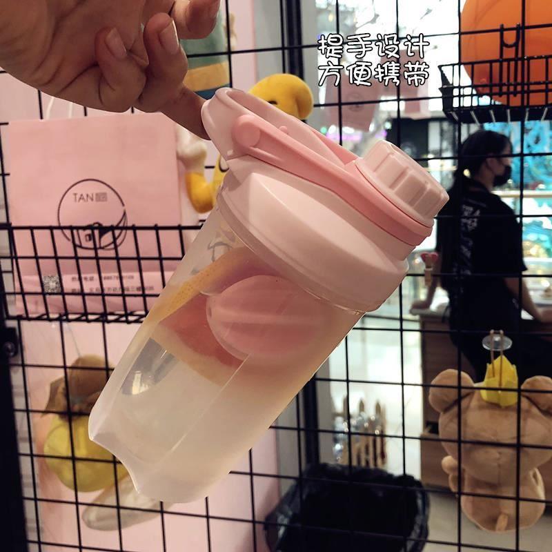 健身蛋白粉带刻度三层搅拌奶昔杯杯子创意个性容量双层摇摇杯女在类目 餐饮具, 杯子/水杯/水壶, 摇摇杯中 - 来自Buy2taobao.com提供专业的淘宝代购服务
