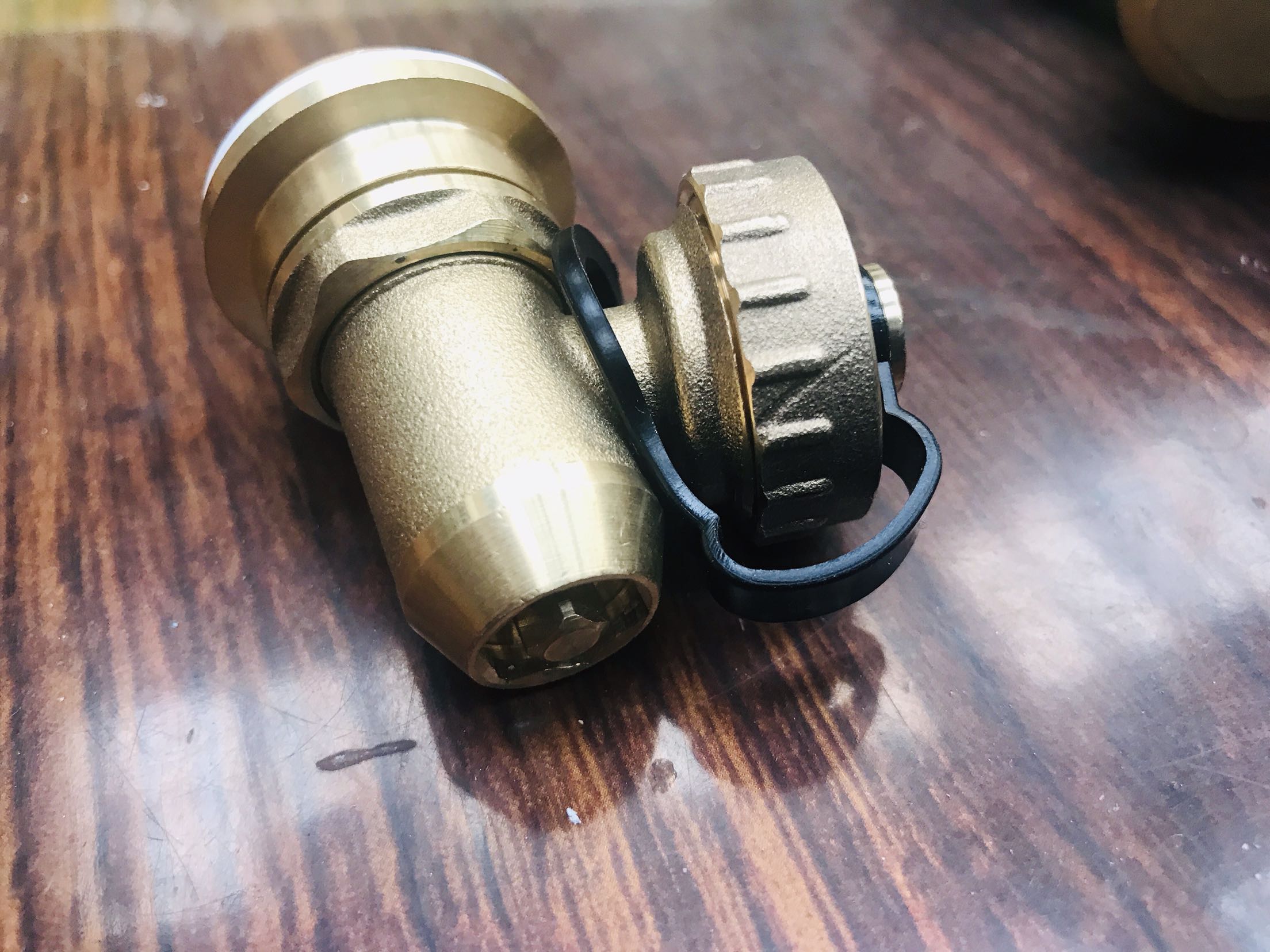 地暖暖气片过滤器堵头排水排污泄水阀门过滤器排污在类目 家庭/个人清洁工具, 卫浴用具/卫浴配件, 过滤器/净水器中 - 来自Buy2taobao.com提供专业的淘宝代购服务