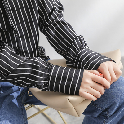 水沐森~条纹控的ZUI爱！领口系带 不规则弧形下摆 长袖雪纺衬衫女