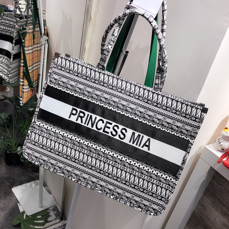 Bag 2019 new pattern portable Bag Occident fashion printing Shopping bag Versatile letter High-capacity The single shoulder bagin the Leather/Lady bags/Men's bag, Ms. bags category - from Buy2taobao.com to provide professional Taobao agent buy service