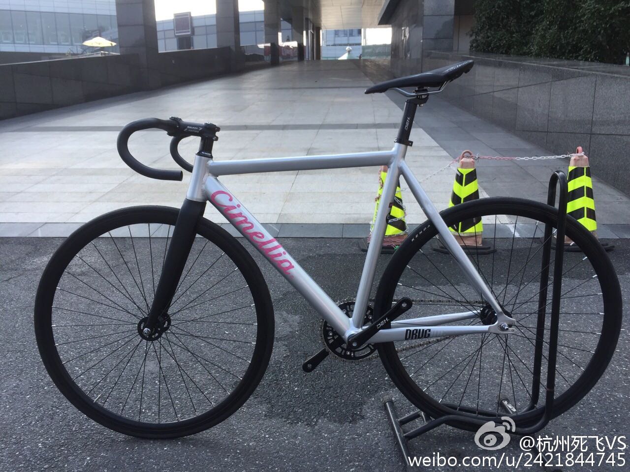 杭州死飞Cimellia Druginc 死飞车架组 铝架竞速 拉丝银粉色在类目 玩具/童车/益智/积木/模型, 童车/儿童轮滑, 自行车中 - 来自Buy2taobao.com提供专业的淘宝代购服务