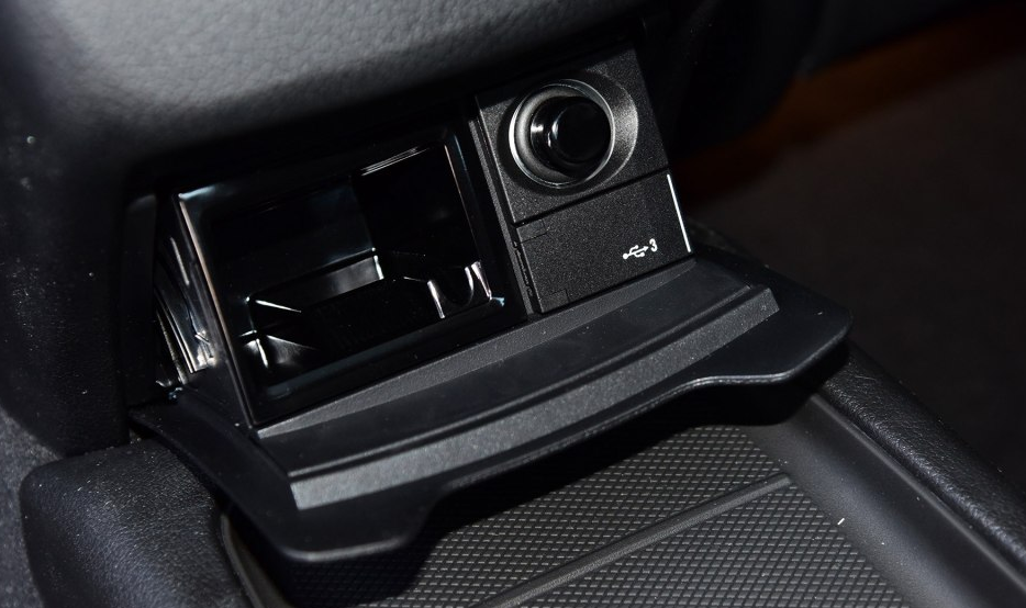 奔驰新款E级烟灰缸 点烟器E320L E300L E200L E180后排烟灰缸正品|msdalam kategori kereta/artikel/Fitting/Refit, Audio & Video kereta/elektronik automotif/elektrik, elektronik automotif/elektrik, Kereta Rokok Lighter - dari Buy2taobao.com untuk memberikan perkhidmatan ejen Taobao profesional membeli