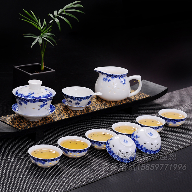 整套功夫茶具镂空型陶瓷茶具盖碗茶杯茶漏家用礼品茶具套装在类目 餐饮具, 茶具, 功夫茶具中 - 来自Buy2taobao.com提供专业的淘宝代购服务