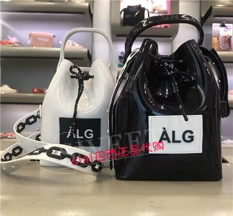 19新巴西正品梅丽莎Melissa Mini时尚撞色水桶包果冻包女挎包在类目 箱包皮具/热销女包/男包, 女士包袋中 - 来自Buy2taobao.com提供专业的淘宝代购服务