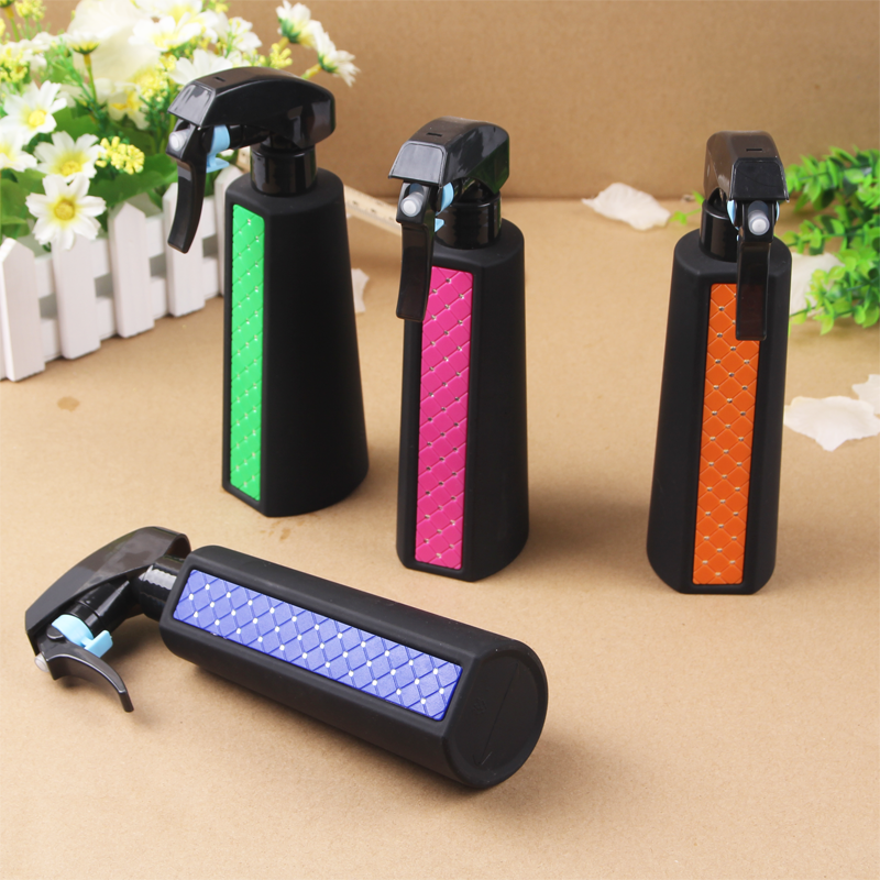 包郵霧狀美發噴壺 剪發噴壺 新款磨砂噴水壺 水晶條噴水瓶子美發在類目 家庭/個人清潔工具, 個人洗護清潔用具, 梳子/便攜用鏡, 梳子/化妝梳/按摩梳中 - 來自Buy2taobao.com提供專業的淘寶代購服務