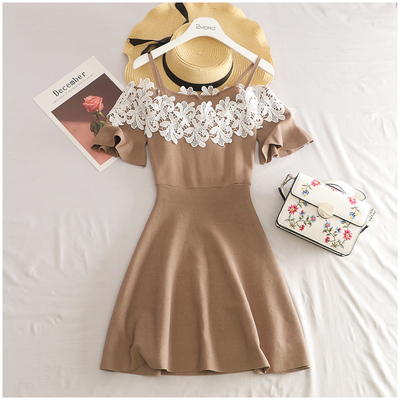 淘淘衣裳 夏季百搭一字领吊带拼接蕾丝花高弹针织连衣裙女 26522