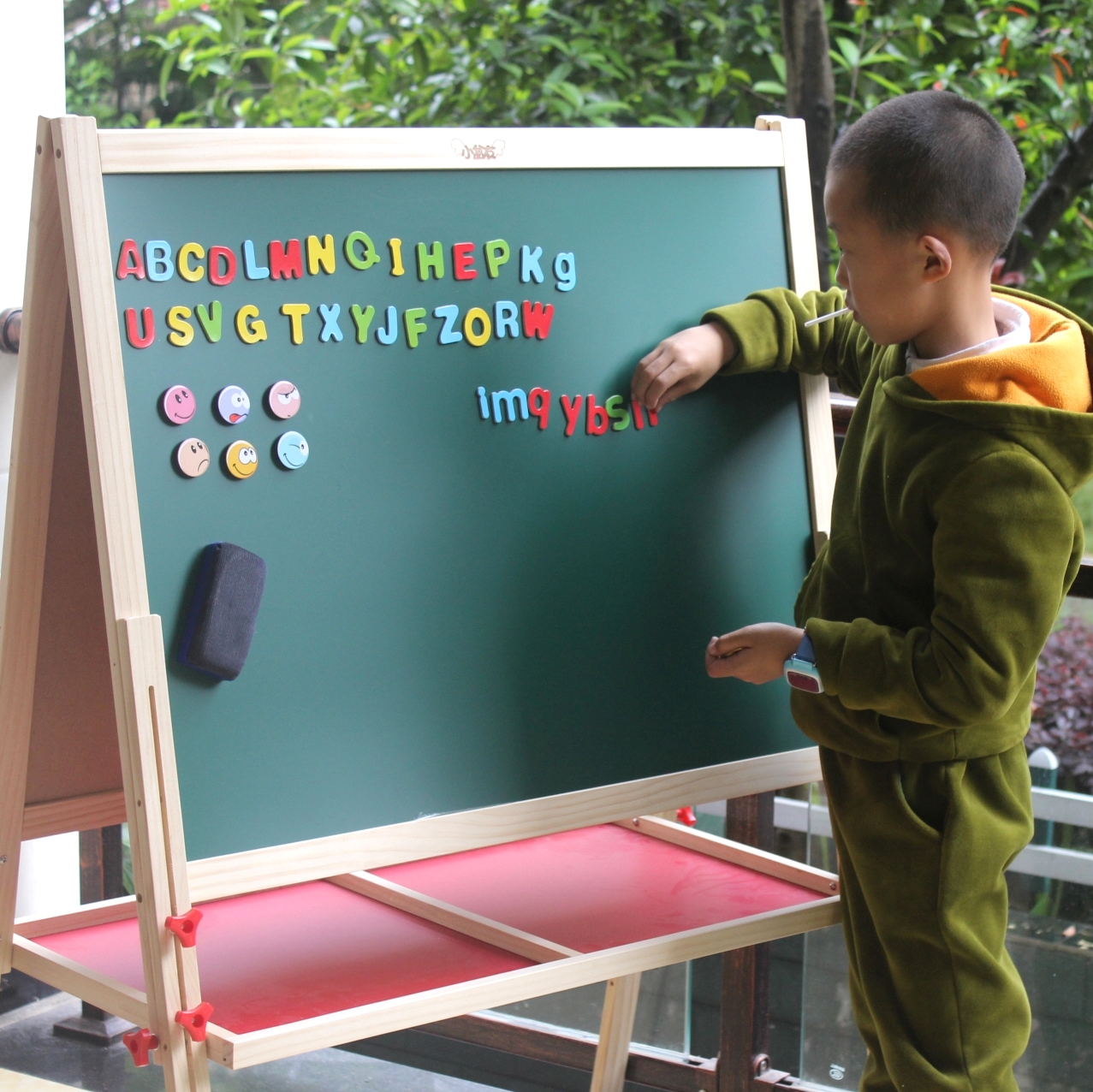 儿童双面画板画架超大号写字板小学生家用小黑板支架式无尘小盆友在类目 玩具/童车/益智/积木/模型, 绘画类用品, 画板中 - 来自Buy2taobao.com提供专业的淘宝代购服务