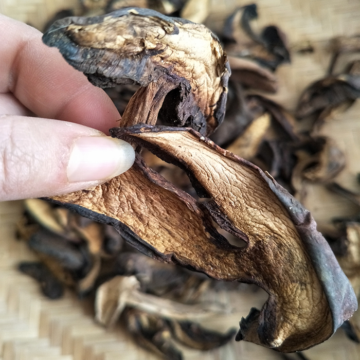 云南特产野生黑牛肝菌干货100克5件包邮起发香菇类火锅煲汤熬汤在类目 粮油米面/南北干货/调味品, 南北干货/肉类干货, 干货/土特产, 香菇类中 - 来自Buy2taobao.com提供专业的淘宝代购服务