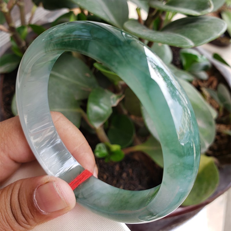 天然A货翡翠手镯 缅甸矿区直达一手货欢迎大家来批冰种阳绿紫罗兰在类目 珠宝/钻石/翡翠/黄金, 翡翠(新), 手饰中 - 来自Buy2taobao.com提供专业的淘宝代购服务