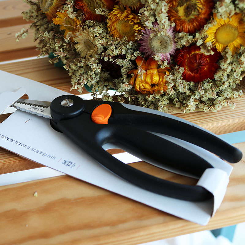 芬兰进口店 Fiskars/菲斯卡鱼骨剪刀22cm厨房用鱼蟹大剪刀正品在类目 居家日用, 家用五金工具, 剪刀/美发剪/园艺剪, 厨房剪刀中 - 来自Buy2taobao.com提供专业的淘宝代购服务