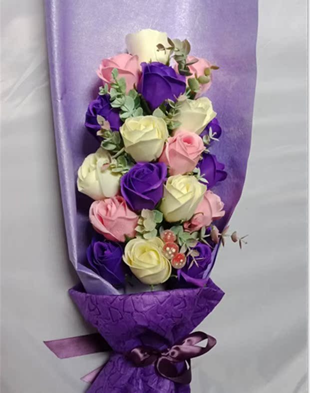 創意香皂花肥皂花19/33朵大禮盒玫瑰花在類目 節慶用品/禮品, 婚慶佈景/道具, 花瓣/仿真花瓣中 - 來自Buy2taobao.com提供專業的淘寶代購服務