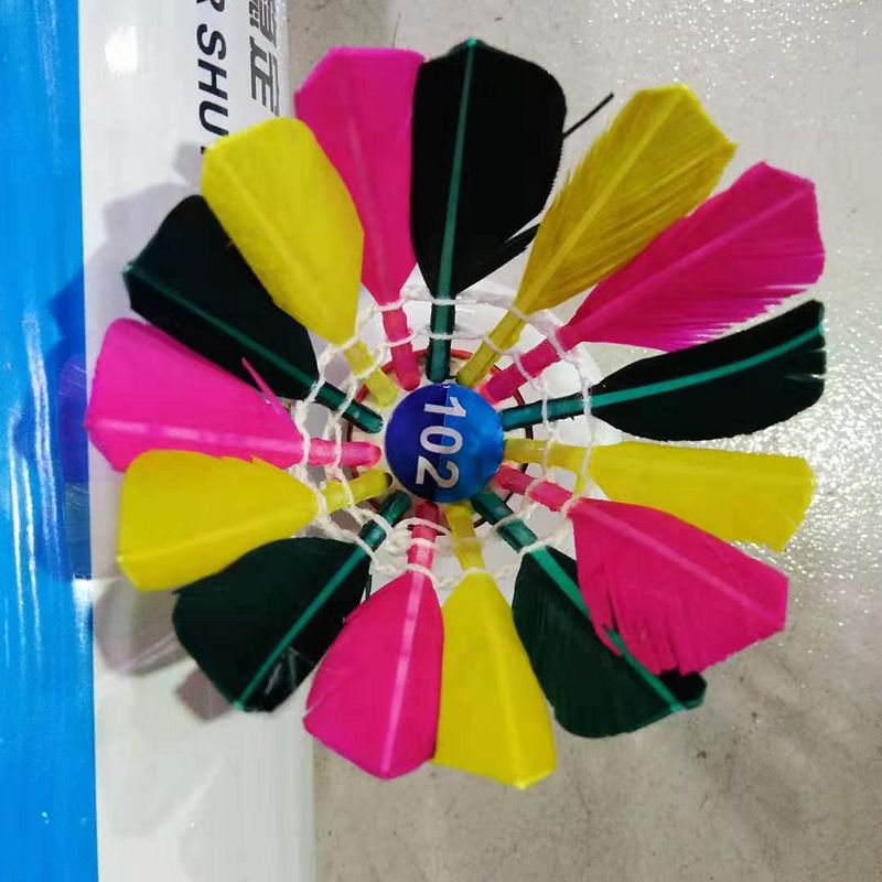 包邮红皮头(鹅毛)彩色羽毛球防风抗风羽毛球耐打室内外重球正品在类目 运动/瑜伽/健身/球迷用品, 羽毛球, 羽毛球中 - 来自Buy2taobao.com提供专业的淘宝代购服务