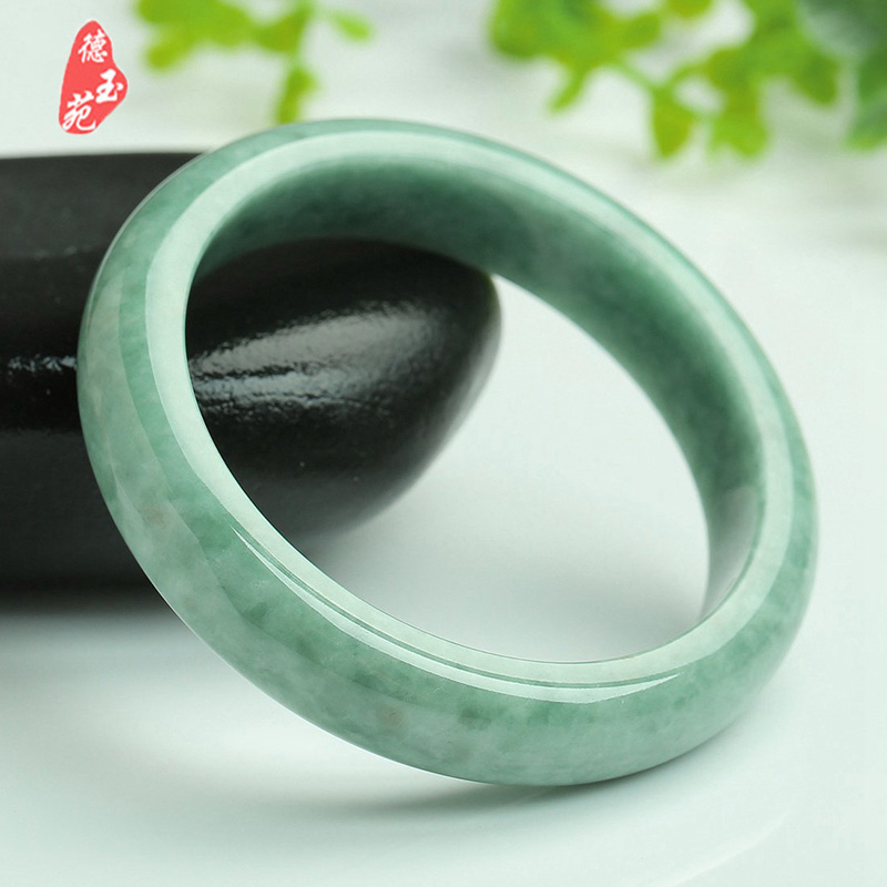 天然正品玉石翡翠色玉手镯女款贵州翠浅绿飘花玉镯翠绿镯子带证书|ruв категории ювелирные изделия/алмаз/жадеит/золото, другие природные Джейд, украшения - от Buy2taobao.com для оказания профессиональной услуги покупки агента Taobao