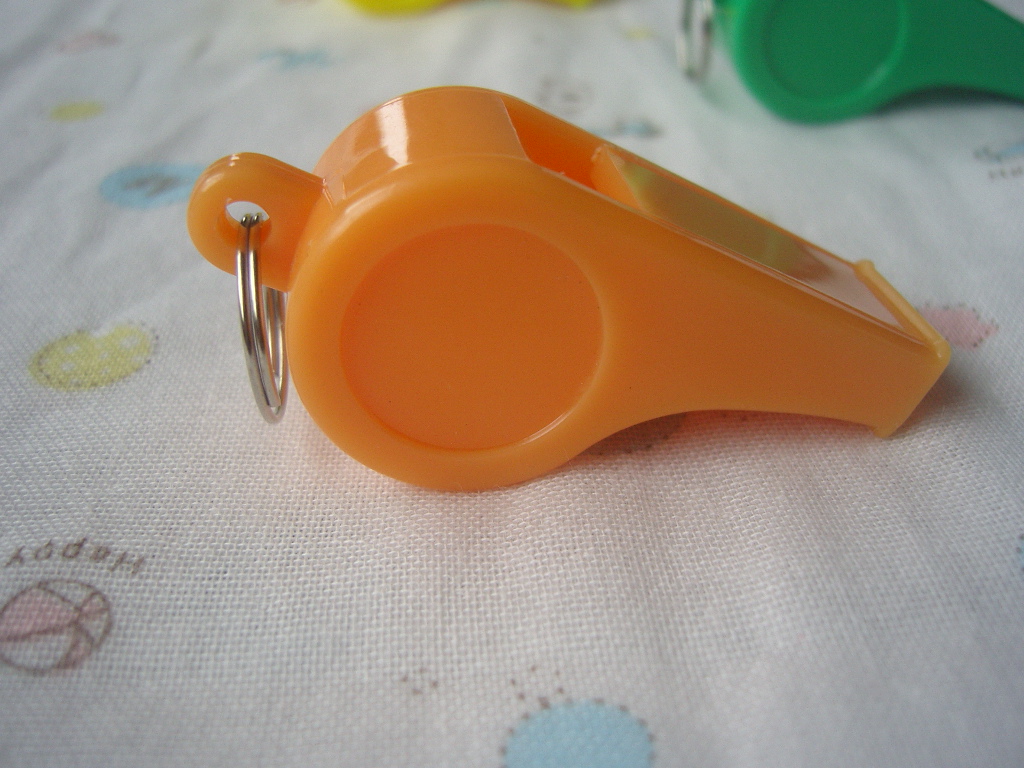 Plastic ok Cheer Fan whistling Refuel Whistle Referee whistle Rope whistling gules greenin the Sports/Yoga/Fitness/Fans supplies , Basketball , Referee/Coach supplies , Special referee whistle category - from Buy2taobao.com to provide professional Taobao agent buy service