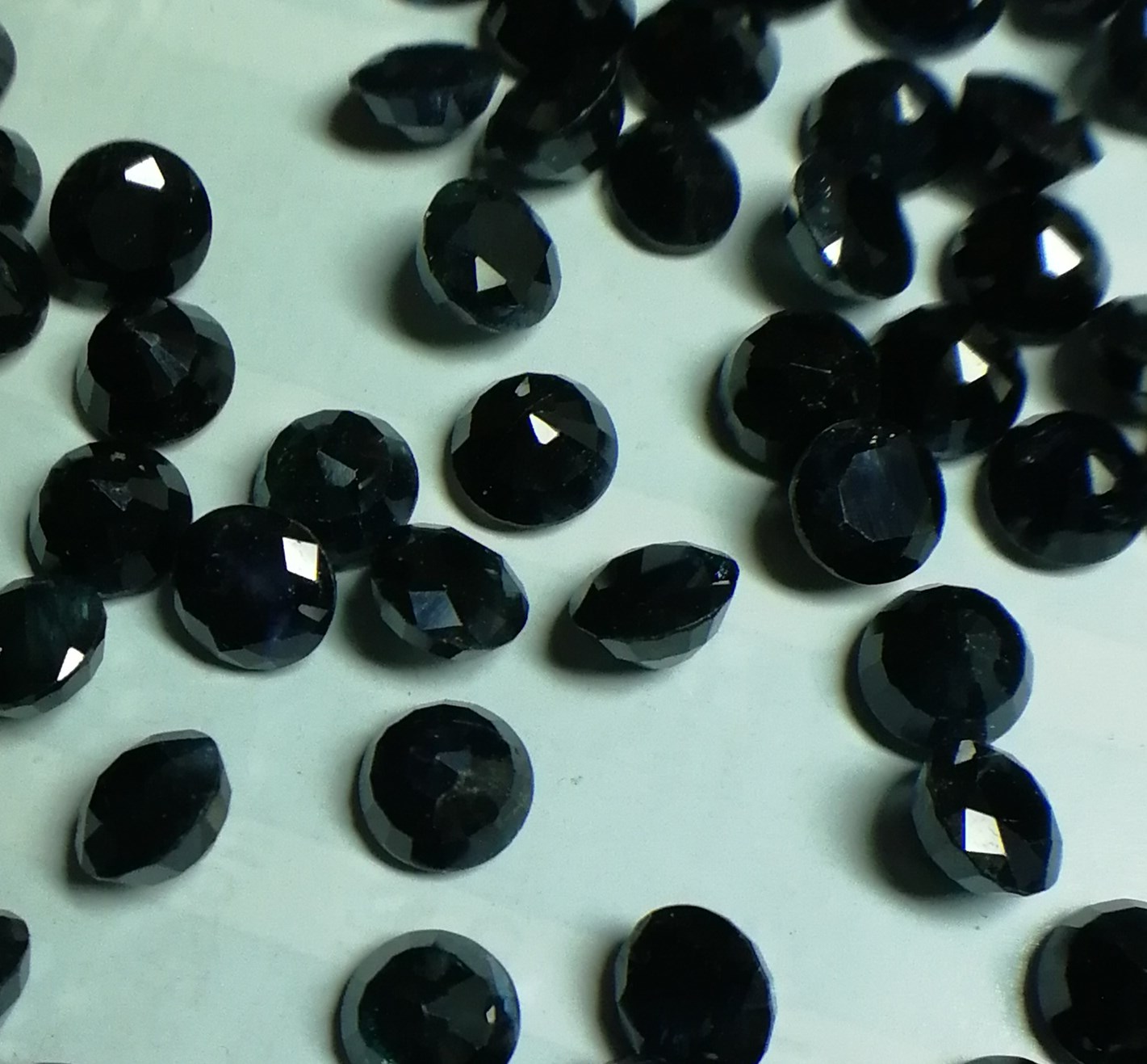 山东蓝宝石 6mm 裸石戒面(每件1颗)珍珍天然宝石在类目 珠宝/钻石/翡翠/黄金, 彩色宝石/贵重宝石, 其他中 - 来自Buy2taobao.com提供专业的淘宝代购服务