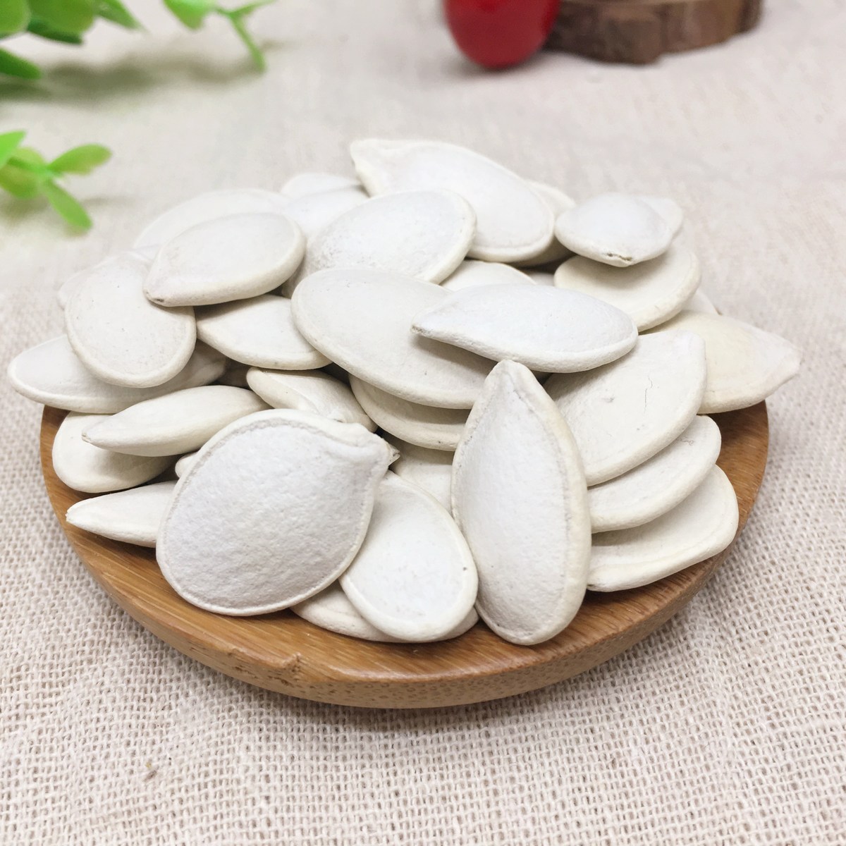 新货南瓜子大粒白南瓜籽500g炒货散装干果休闲零食咸味白瓜子包邮在类目 零食/坚果/特产, 山核桃/坚果/炒货, 瓜子中 - 来自Buy2taobao.com提供专业的淘宝代购服务