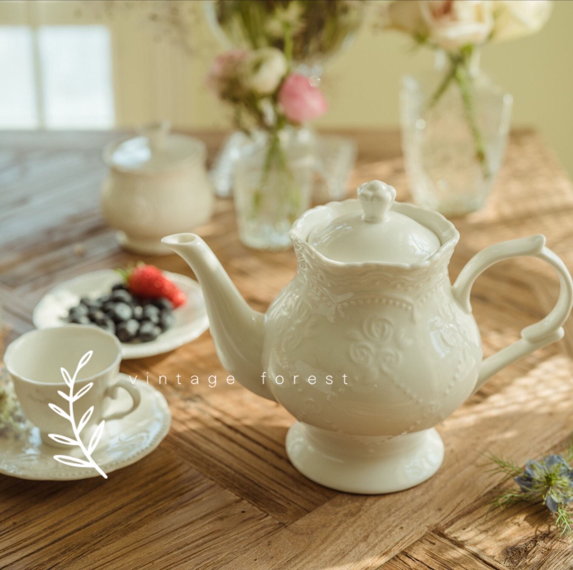 出口法式宫廷复古浮雕白色陶瓷下午茶红茶咖啡壶家用西餐大水壶|msdalam kategori pinggan mangkuk, kopi, periuk kopi - dari Buy2taobao.com untuk memberikan perkhidmatan ejen Taobao profesional membeli