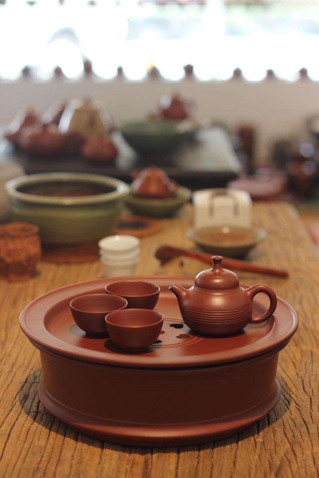 章燕城老龍窯直筒茶船 1980年柴燒 潮州朱泥 老安順茶盤 收藏品在類目 餐飲具, 茶具, 功夫茶具中 - 來自Buy2taobao.com提供專業的淘寶代購服務