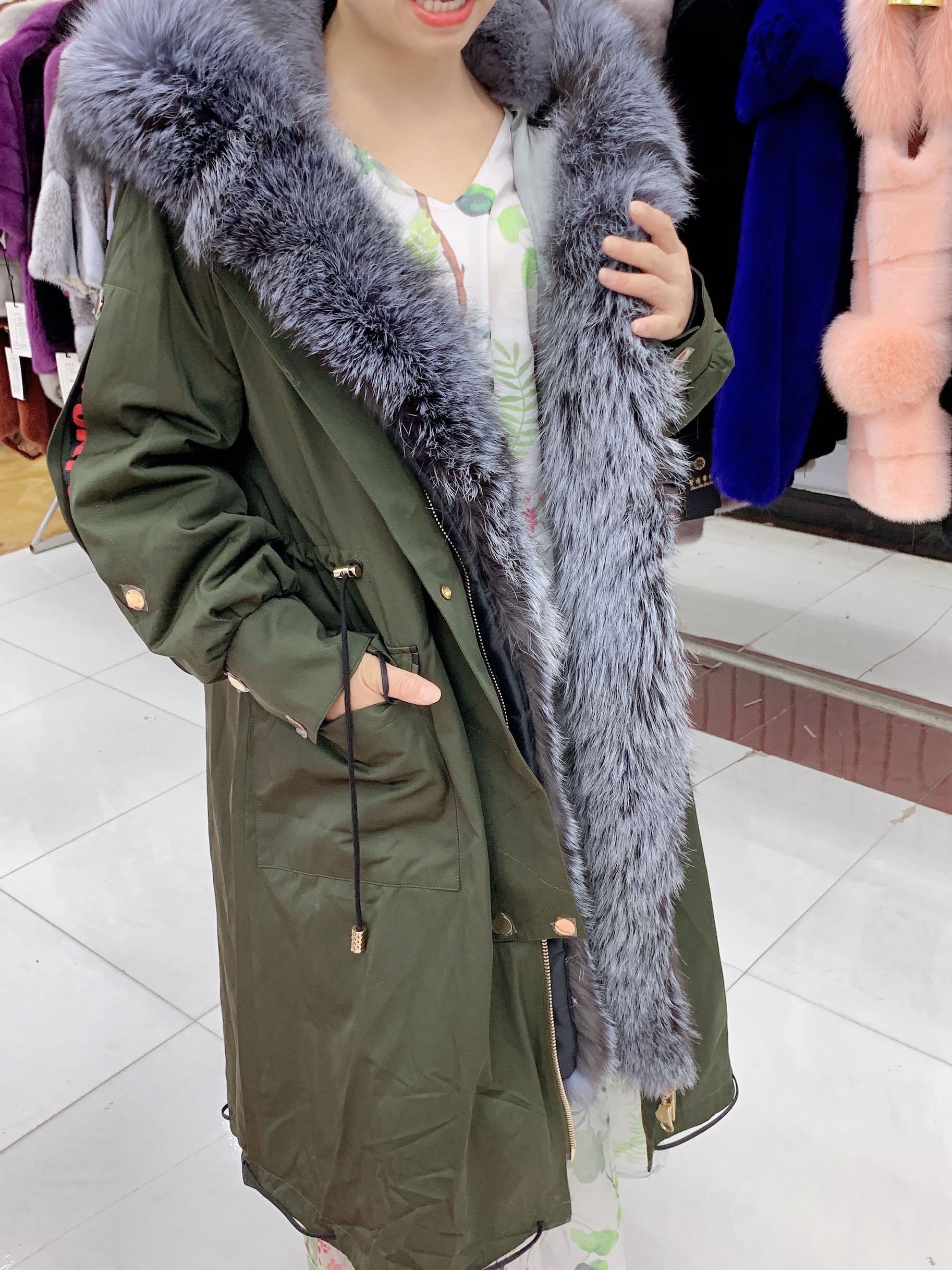vivi 力荐派克服在类目 女装/女士精品, 风衣中 - 来自Buy2taobao.com提供专业的淘宝代购服务