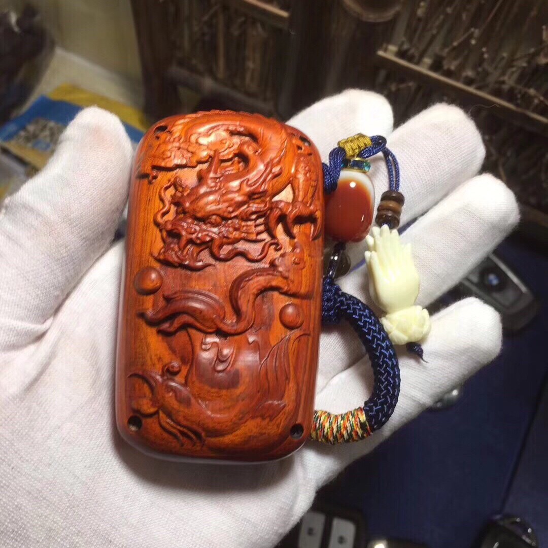 宾利紫檀木钥匙壳小轿车遥控保护套汽车檀木雕刻红木车饰钥匙包扣在类目 汽车/用品/配件/改装, 汽车用品/内饰品, 驾车个人用品, 车用钥匙包中 - 来自Buy2taobao.com提供专业的淘宝代购服务