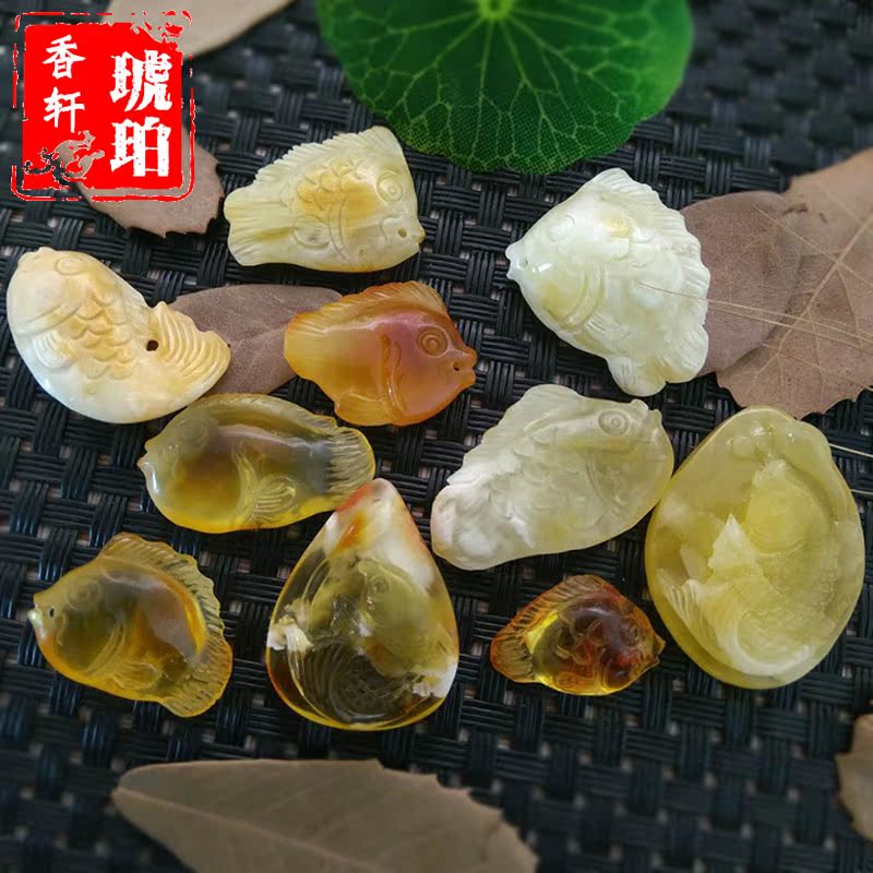 香轩琥珀蜜蜡年年有余吊坠满蜜鸡油黄莲连有鱼挂件白花蜡小鱼吊坠在类目 珠宝/钻石/翡翠/黄金, 天然琥珀(新), 颈饰中 - 来自Buy2taobao.com提供专业的淘宝代购服务