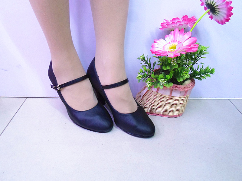 spring and autumn Tianzi leather shoes Four seasons Nation Latin shoes 2019 new pattern girl Direct sellingin the Sports/Yoga/Fitness/Fans supplies , Dance/Aerobics/Gymnastics , Ballroom , Modern shoes category - from Buy2taobao.com to provide professional Taobao agent buy service