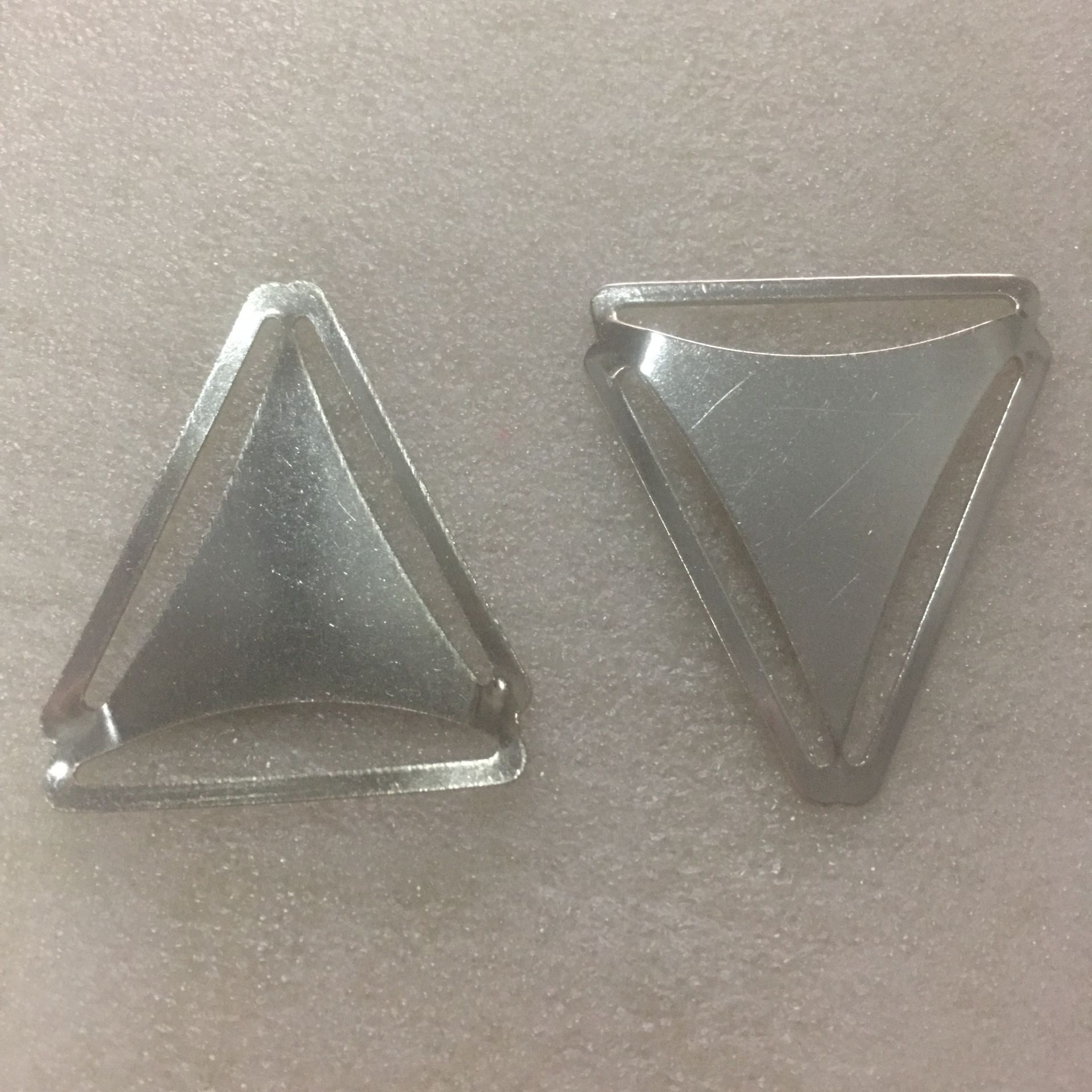 背带裤三角形金属固定扣环保调节背带扣五金配件跨境速卖通WISH|msdalam kategori Aksesori/Belt kulit/Hat/Muffler, Kasut dan beg/Aksesori tali pinggang, aksesori beg, cincin carry - dari Buy2taobao.com untuk memberikan perkhidmatan ejen Taobao profesional membeli