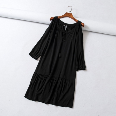 BQ80306 2018春新款 时尚宽松百搭显瘦系带露肩连衣裙 女