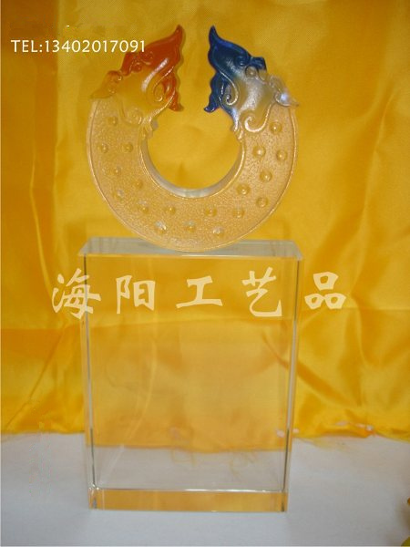 HY011双龙玉大琉璃+水晶奖杯/奖牌/工艺品 商务礼品 摆件在类目 个性定制/设计服务/DIY, 办公/文具定制, 奖杯/奖章/奖状/证书定制中 - 来自Buy2taobao.com提供专业的淘宝代购服务