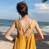 旅行路上沙滩裙女夏三亚(夏三亚)度假连衣裙，气质浪漫旅游穿搭黄色露背长裙