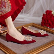 订婚敬酒法式平底婚鞋红色，新娘鞋子女2023平跟软，舒适结婚秀禾