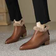 法式复古加厚小短靴V口高跟马丁靴女冬季保暖尖头中跟棉鞋及踝靴