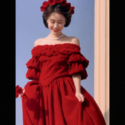 红色丝绒晨袍订婚礼服裙轻奢小众高端敬酒服新娘一字肩抹胸连衣裙
