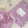 ins风温柔浅紫色雪梨纸礼物，包装纸礼盒打底纸拍照背景花束褶皱纸
