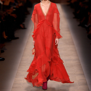 高级感气质复古红色连衣裙女深V领长裙海边沙滩裙不规则飘逸裙子