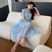 夏装女2024年蓝色水溶蕾丝歪领短袖气质长裙高端新中式连衣裙
