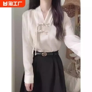 新中式国风V领盘扣衬衫女春季高级感复古气质马面裙上衣白衬衫