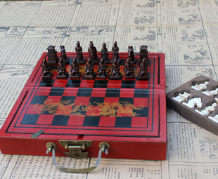 仿古国际象棋兵马俑立体棋子，木制折叠棋盘，小号卡通象棋创意