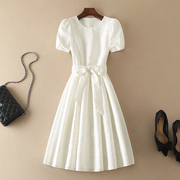 宝藏衣橱显高女装小白裙，高级感法式白色简约圆领，收腰连衣裙夏