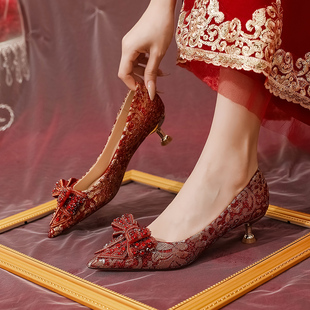 中式红色婚鞋新娘鞋，2024年3cm低跟蝴蝶结，高跟鞋女细跟水晶鞋