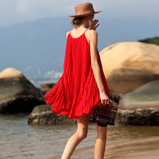 小个子短裙沙滩裙夏季女短款无袖挂脖连衣裙红色雪纺风琴褶裙子