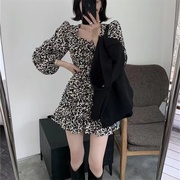 韩国东大门秋季设计感豹纹减龄荷叶，边泡泡袖包臀短裙连衣裙女