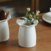 白瓷花瓶简约高级感餐桌陶瓷，水养小花瓶客厅摆件插花水培矮花瓶