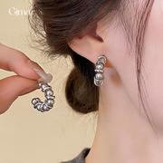 银针灰色珍珠螺旋c形耳钉小众设计个性，耳环法式复古冷淡风耳饰女