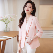 粉色职业西装外套女设计感小众2023春夏，气质薄款小西服七分袖