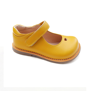 女童皮鞋秋季浅口公主鞋复古黄色镂空方头魔术贴儿童软牛筋底单鞋