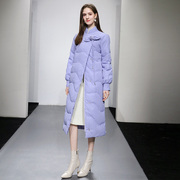 2023冬季时尚气质新中式，立体花装饰灯笼袖中长款紫色羽绒服