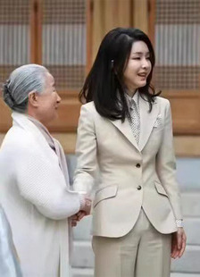 韩国夫人金建希同款白色波点长袖法式复古高级感帅气显瘦修身衬衫