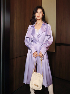 轻奢淡紫色长款风衣气质双排，扣光泽感银丝，条纹高级缎感秋季外套女