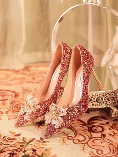 秀禾婚鞋女2023订婚鞋水晶，孕妇平底新娘鞋，中式细跟红色高跟鞋